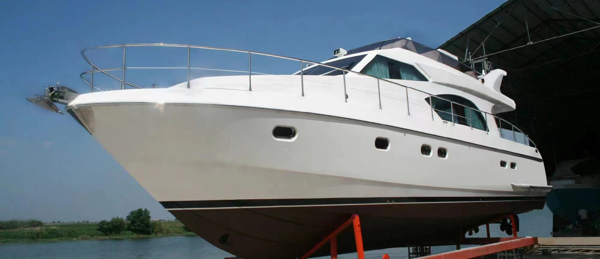 Fiberglass-53ft luxury yacht (4)